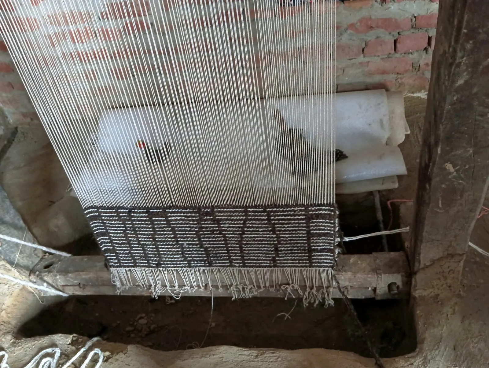 Wool dyeing and yarn preparation process